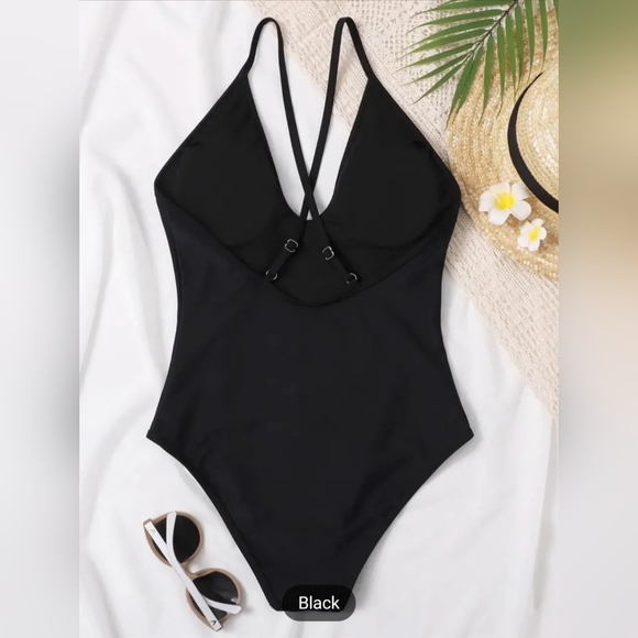 Swimsuit - Picture 2 of 4